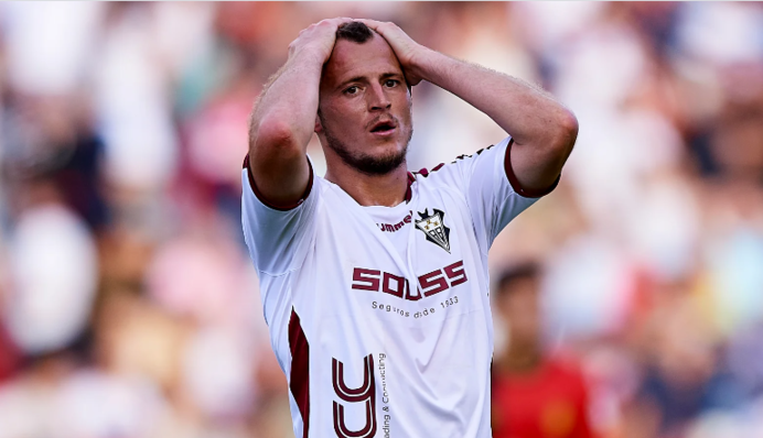 Залишається чортовим нацистом: українського футболіста знову образили в Іспанії, фото