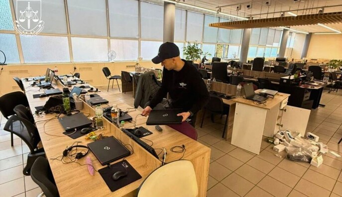 Прокуратура ліквідувала роботу 14 шахрайських кол-центрів у кількох областях та Києві