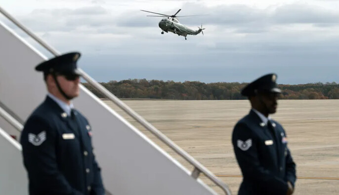 На авиабазу, где расположен самолет Трампа, прибыл подозрительный пакет с белым веществом - несколько человек заболели