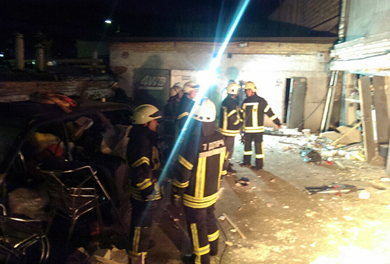 В Киеве в Подольском районе взорвался гараж