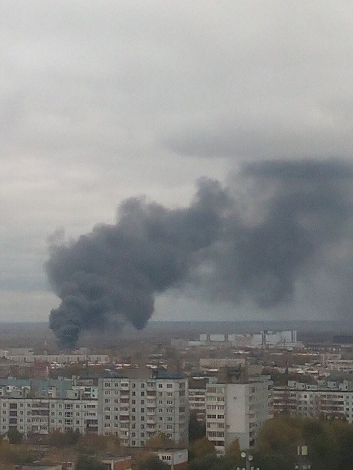 На Росії гасять пожежу в ракетно-космічному центрі - фото 2