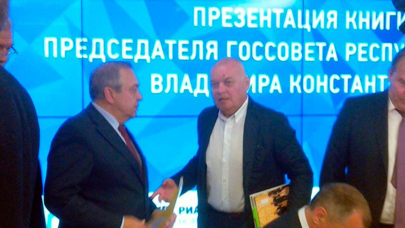 «Змінив імідж». Пропагандист Кисельов у Криму розбив обличчя
