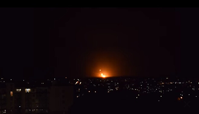 Потужна пожежа і вибухи на складі боєприпасів під Вінницею: з'явилося перше відео і важливі деталі