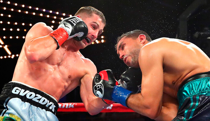 Гвоздик завоевал чемпионский титул в битве с французом: опубликованы фото