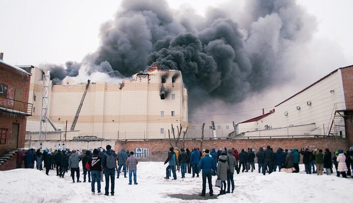 ​В России в результате пожара в ТЦ погибли более полсотни людей: что известно на данный момент