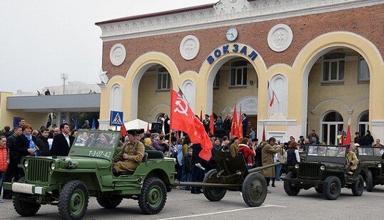 ​Раньше вокзалы использовали по назначению: в сети показали новые странные фото из Крыма
