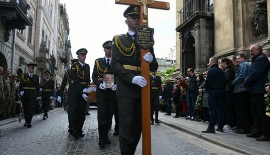 У Львові попрощалися з бійцем АТО, який загинув від кулі снайпера на Донбасі: опубліковано фото