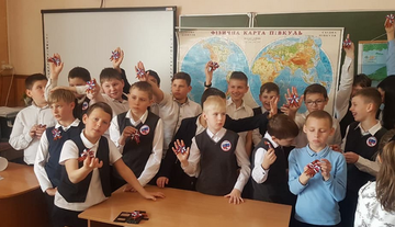 Бедные дети: в сети показали на фото, как работает путинская пропаганда в Крыму