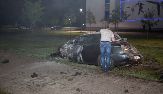 Пасажира на ходу викинуло з авто: опубліковано фото і відео смертельної ДТП в Дніпрі