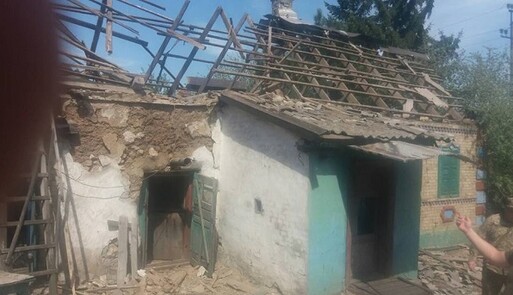 Военные показали фото последствий обстрела боевиками ДНР жилых домов в Зайцево