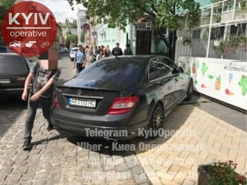 У Києві помітили молоду і нахабну "героїню паркування": опубліковано фото
