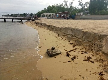Пісок крадуть прямо з пляжів: з'явилися нові сумні фото з Криму