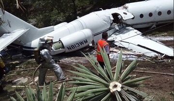 У Гондурасі літак з США розбився, розвалившись на дві частини: опубліковано фото