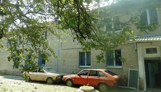 Обстріл лікарень в Торецьку: з'явилися фото наслідків