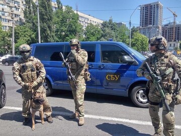 Мережі вразили фото збройного спецназу і СБУшників на вулицях Києва