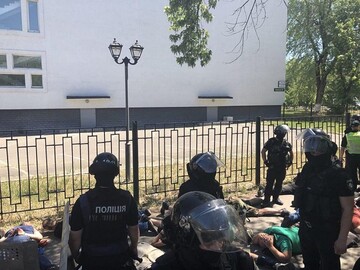 Погром на відомому ринку в Києві: в мережі розповіли про затримання і показали фото