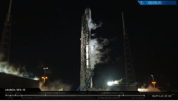 SpaceX Ілона Маска запустила в космос ракету Falcon 9 з новим супутником: опубліковано відео