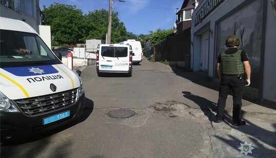 У Києві з гранатомета розстріляли ритуальне бюро: фото з місця подій