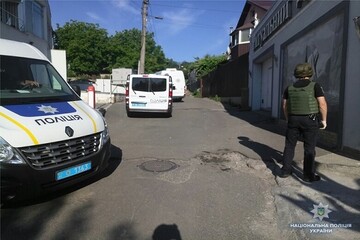 У Києві з гранатомета розстріляли ритуальне бюро: фото з місця подій