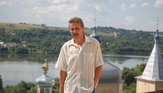 Помер відомий український письменник: в мережі хвиля скорботи