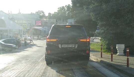 В Крыму заметили странное авто из Украины: опубликовано фото