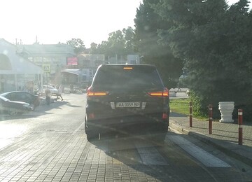 У Криму помітили дивне авто з України: опубліковано фото