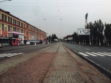 Навіть рейки зняли: з'явилися нові сумні фото з Луганська