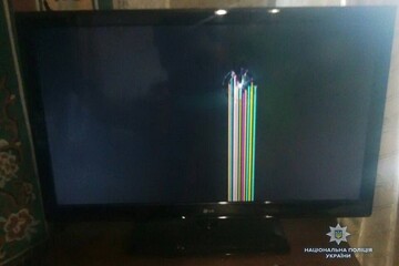 На Донбасі бойовики обстріляли будинок мирних жителів: опубліковано фото