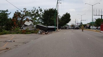 В Мексике грузовик влетел в толпу людей: несколько погибших, десятки раненых