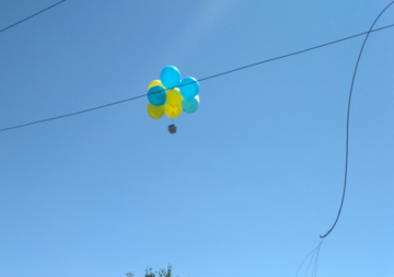 Подарунок від патріотів: в мережі показали фото нової яскравої акції поблизу Донецька