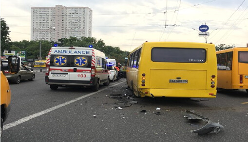 Яценюк предложил пересмотреть полномочия президента