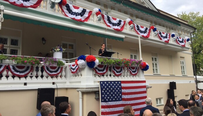 Чотири кандидати в президенти засвітилися на святі посольства США: фото