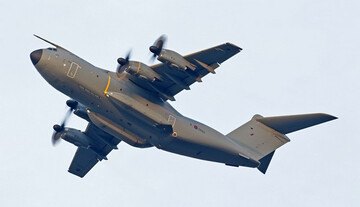 В Одесі приземлився літак з військовими НАТО: в мережу потрапило фото