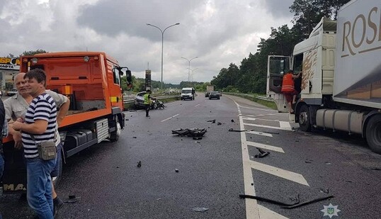 Жуткое ДТП на трассе под Киевом: появились детали и новые фото