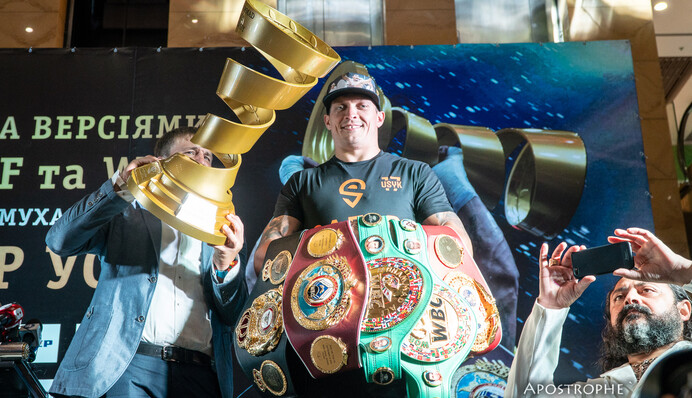 Вийду один проти всіх незадоволених, вони сходять з розуму - Олександр Усик