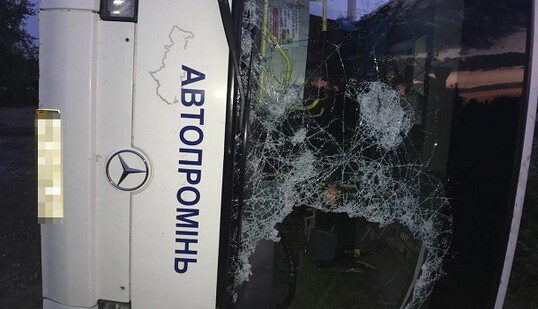 Под Днепром автобус  с пассажирами попал в смертельное ДТП с переворотом: фото и видео