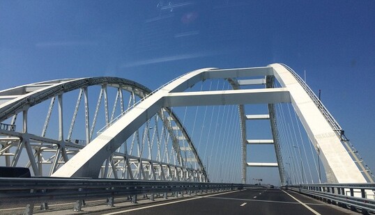 Не користується популярністю: в мережі показали нові фото путінського моста в Крим