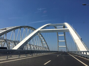 Не користується популярністю: в мережі показали нові фото путінського моста в Крим