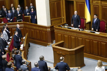 ​Яценюк и Петренко прошли люстрационную проверку