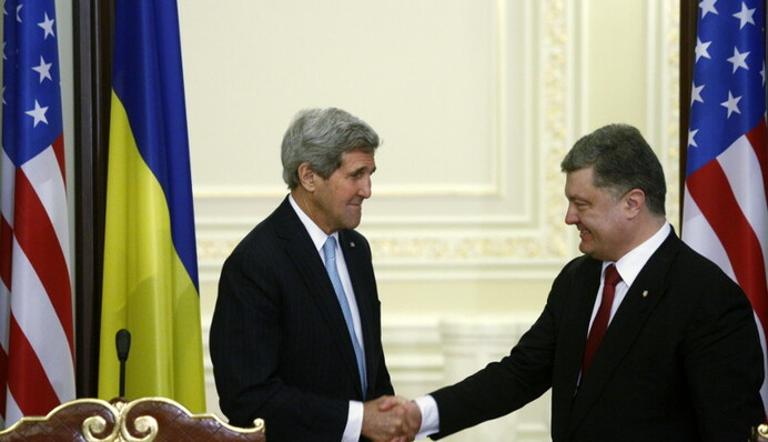 Порошенко поблагодарил США за экономическую поддержку (фото)