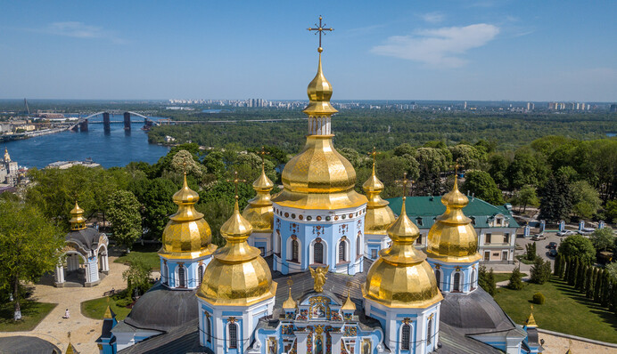 Синод решил продолжить процедуру предоставления томоса Украине: онлайн