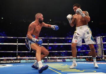 Усик эффектно нокаутировал Беллью и защитил звание суперчемпиона мира: видео