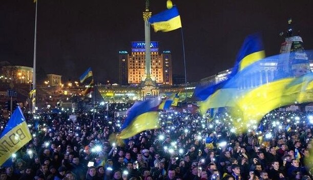 День достоинства и свободы: варианты поздравлений