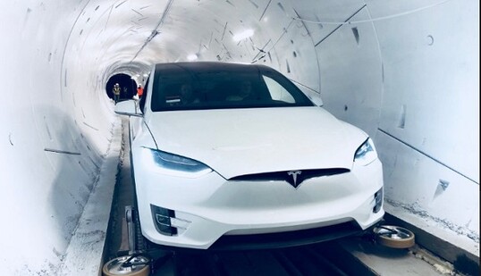 Компанія Маска запустила перший в світі підземний тунель і показала відео