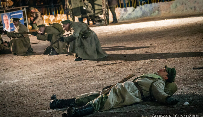 ​Бій за "Арсенал": вражаючі фото реконструкції історичного повстання в Києві