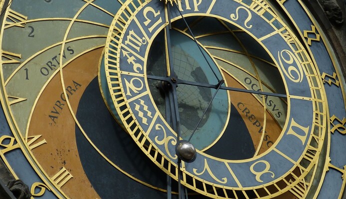 Гороскоп на 5 травня: Дів буде дратувати робота, а Водоліїв будуть оцінювати критично