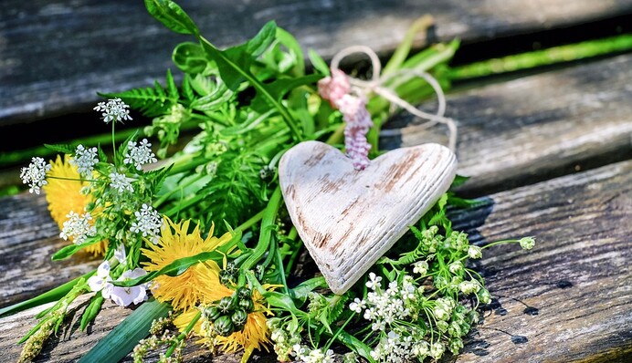 Лучшие поздравления с Троицей: открытки, стихи, поздравления в прозе и видео