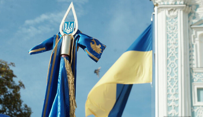 ​Зеленський, діти і "літаюча" зброя: ексклюзивні фото Дня прапора в Києві