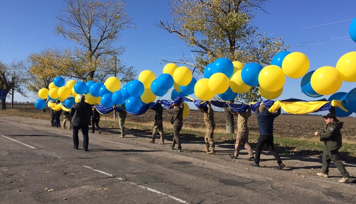 Українські патріоти влаштували сміливу акцію на окупованому Донбасі: мережа в захваті, фото