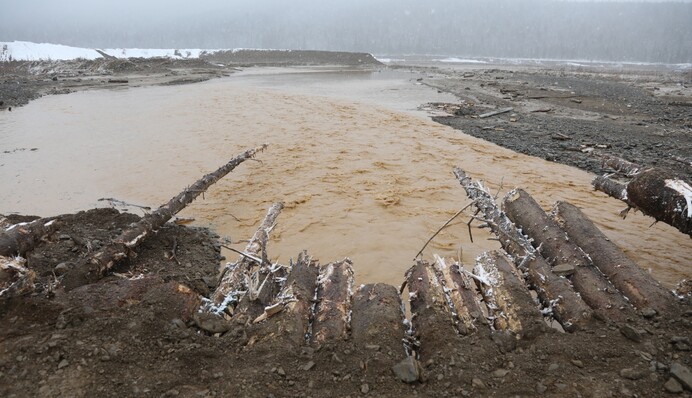 ​З'явилися нові кадри і дані про жертв страшної НП з дамбою в Росії